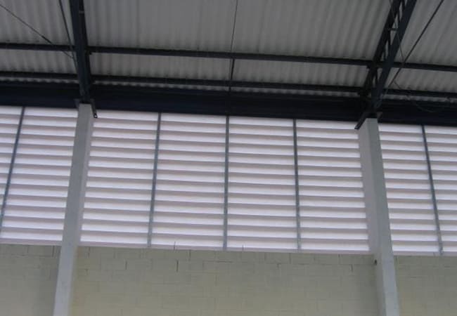 Aleta Para Veneziana Industrial Pvc Fibra de Vidro Leitosa Transparente Montagem - Caixa Dagua de Fibra de Vidro SP